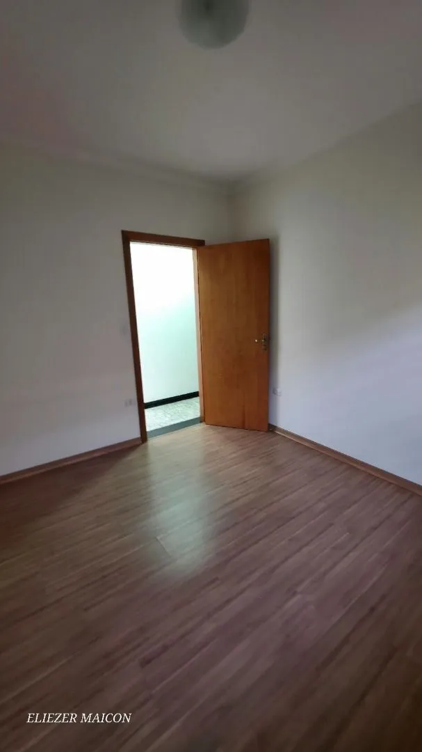 Imagem Casa a venda com 3 quartos na rua fosco pardini em Poços de Caldas - MG