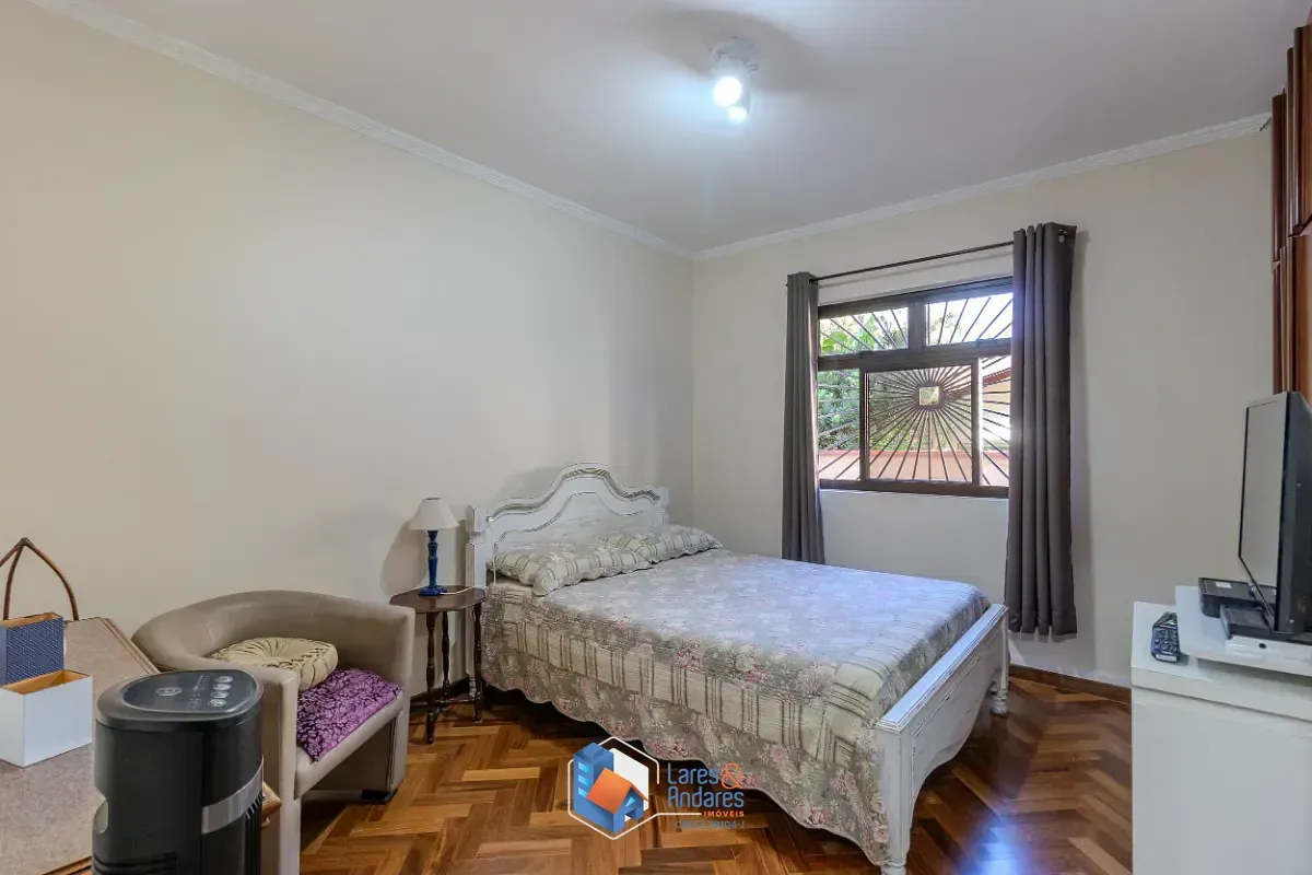 Imagem Casa para venda em Vila Nova Caledônia com 4 quartos, sendo 2 suítes, 346m²