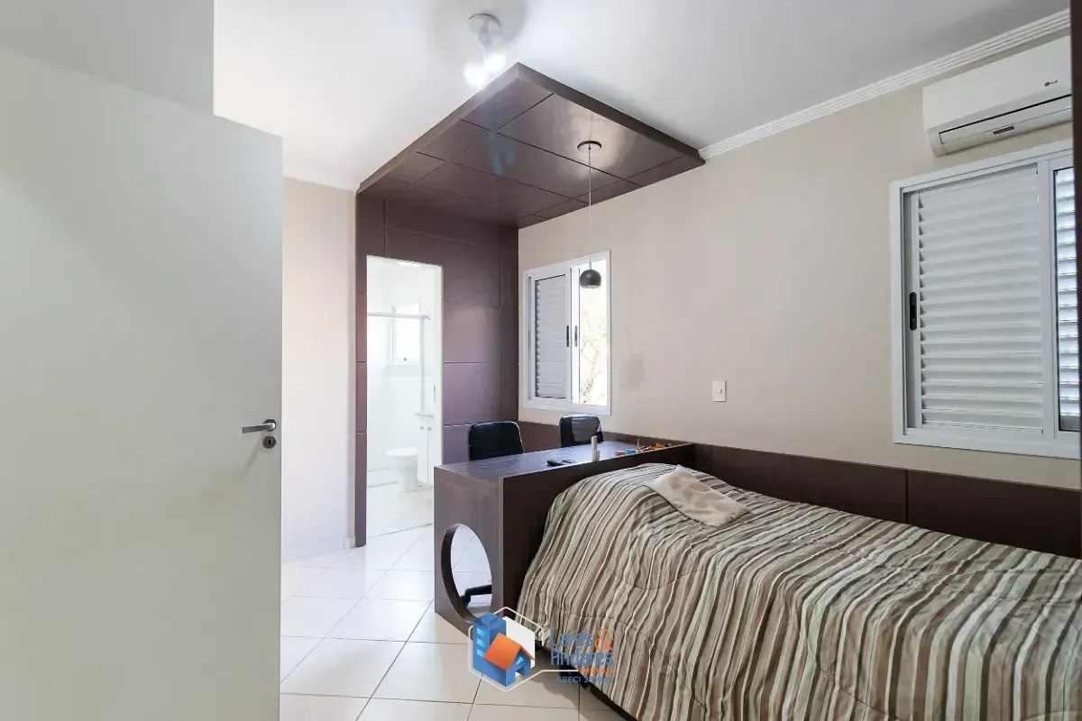 Imagem Casa no condomínio Residencial Recanto dos Pássaros para venda com 3 quartos, sendo 3 suítes, 220m²