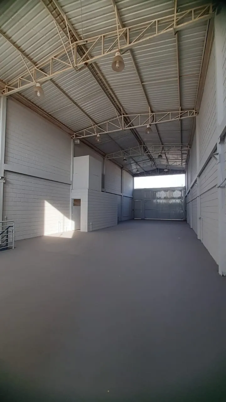 Imagem Barracão para alugar em Sorocaba com 320 m², 2 banheiros e 2 vagas na Avenida Elias Maluf