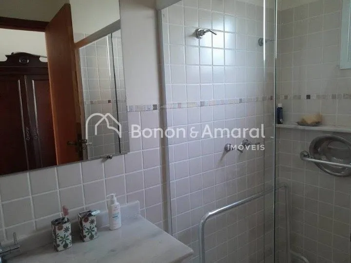 Imagem Casa de Condomínio com 250 m² e 4 Quartos