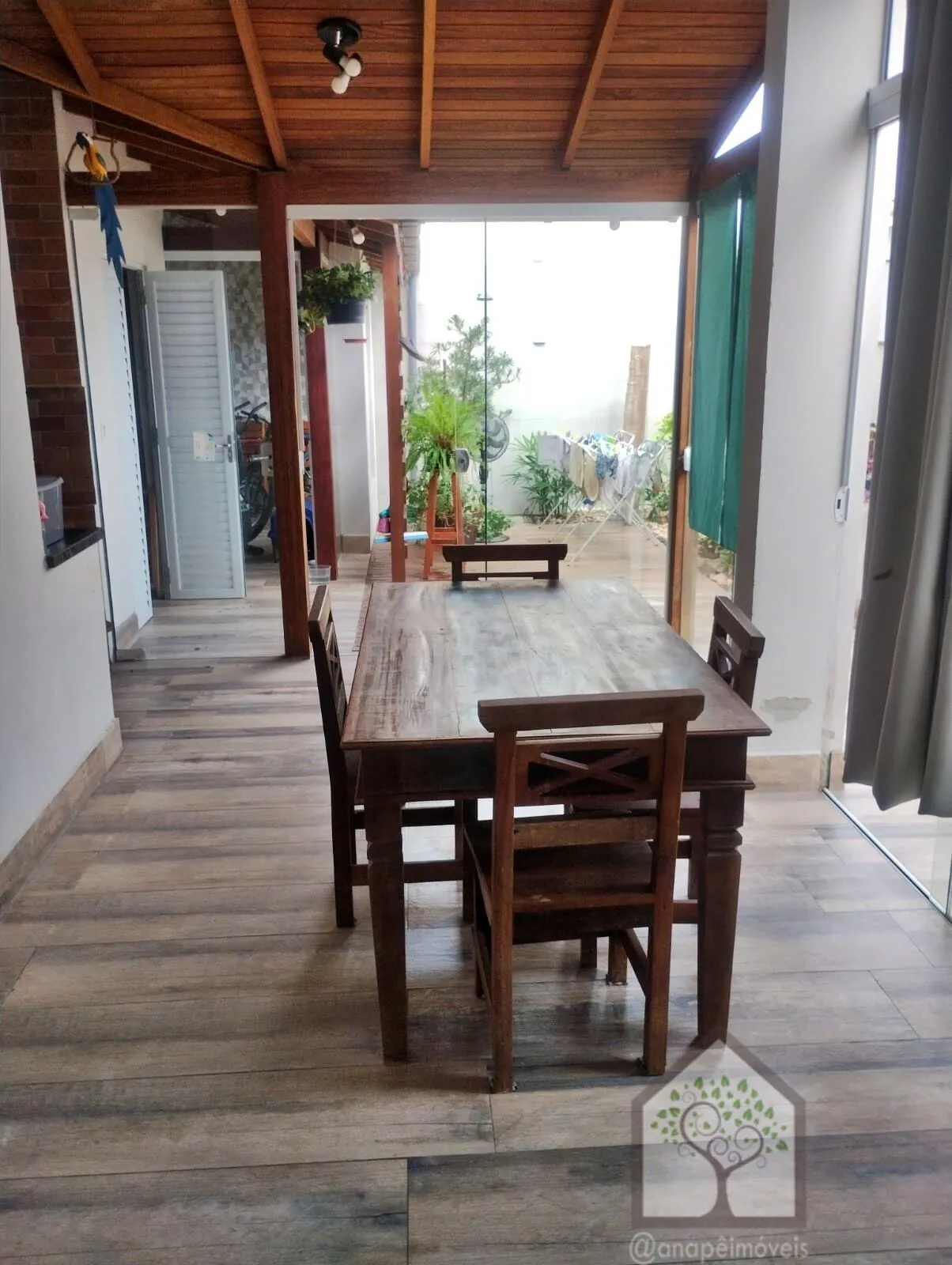 Imagem Casa 3 Quartos com 2 Suítes no Carianos, Florianópolis