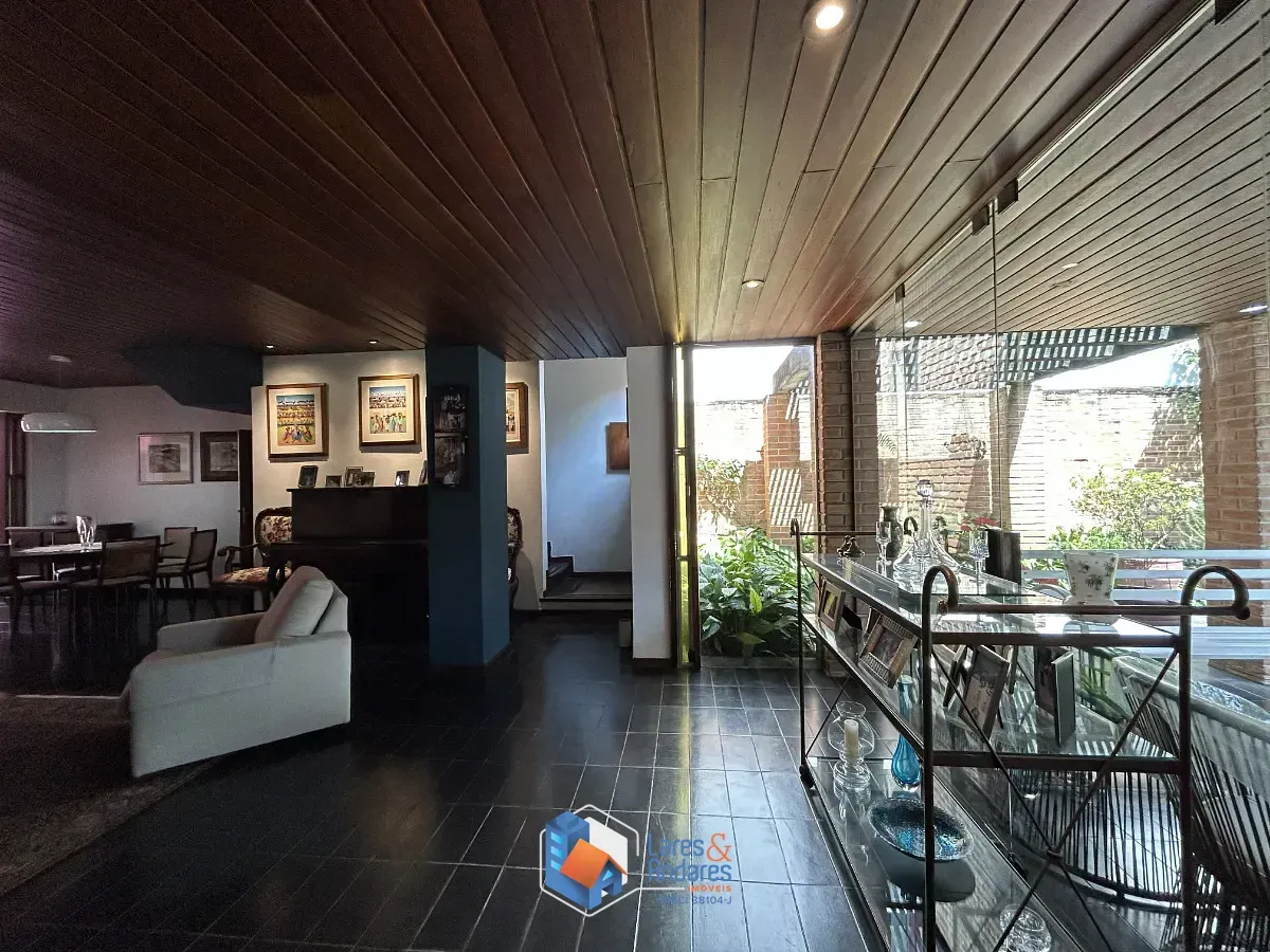 Imagem Casa de vila para venda em Jardim Hípico com 3 quartos, sendo 1 suíte, 228m²