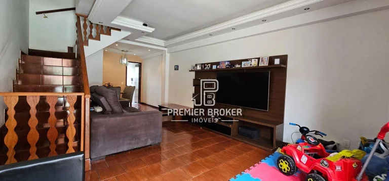 Foto do imóvel Casa à venda, 96 m² por R$ 400.000,00 - Várzea - Teresópolis/RJ