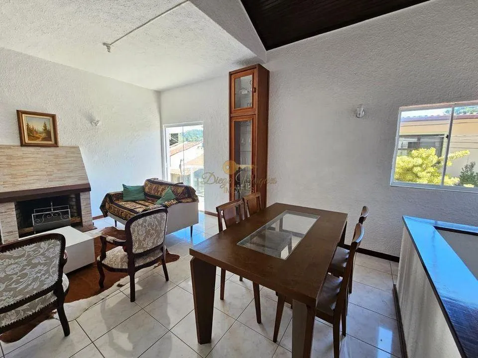 Imagem Casa em Condomínio para Venda em Teresópolis / RJ no bairro Iucas