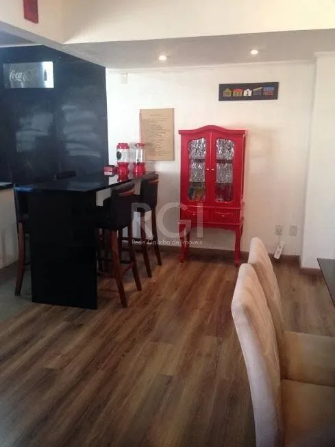 Imagem Casa para Venda - 130m², 3 dormitórios, sendo 2 suites, 6 vagas - Nonoai