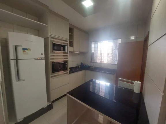 Foto do imóvel Casa Usada para Venda, Ouro Verde I, 3 dormitórios, 1 suíte, 2 banheiros, 1 vaga