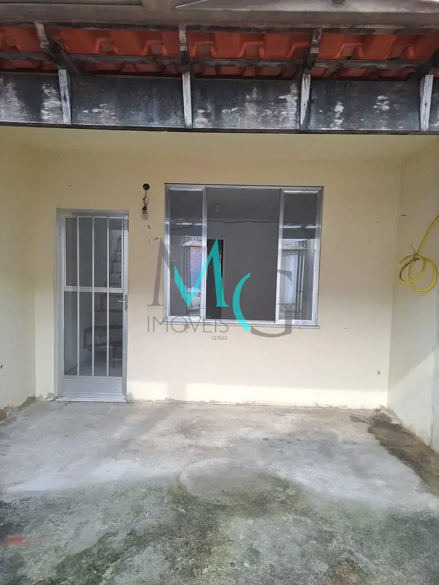 Imagem Casa Geminada de 2 Quartos no Condomínio das Laranjeiras - Santíssimo: Conforto e Segurança em Excelente Localização