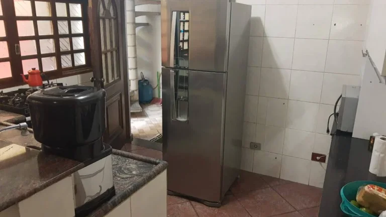 Imagem Sobrado Maravilhoso e Grande 237 m² 3 Dormitórios sendo 1 Suite e 2 Vagas