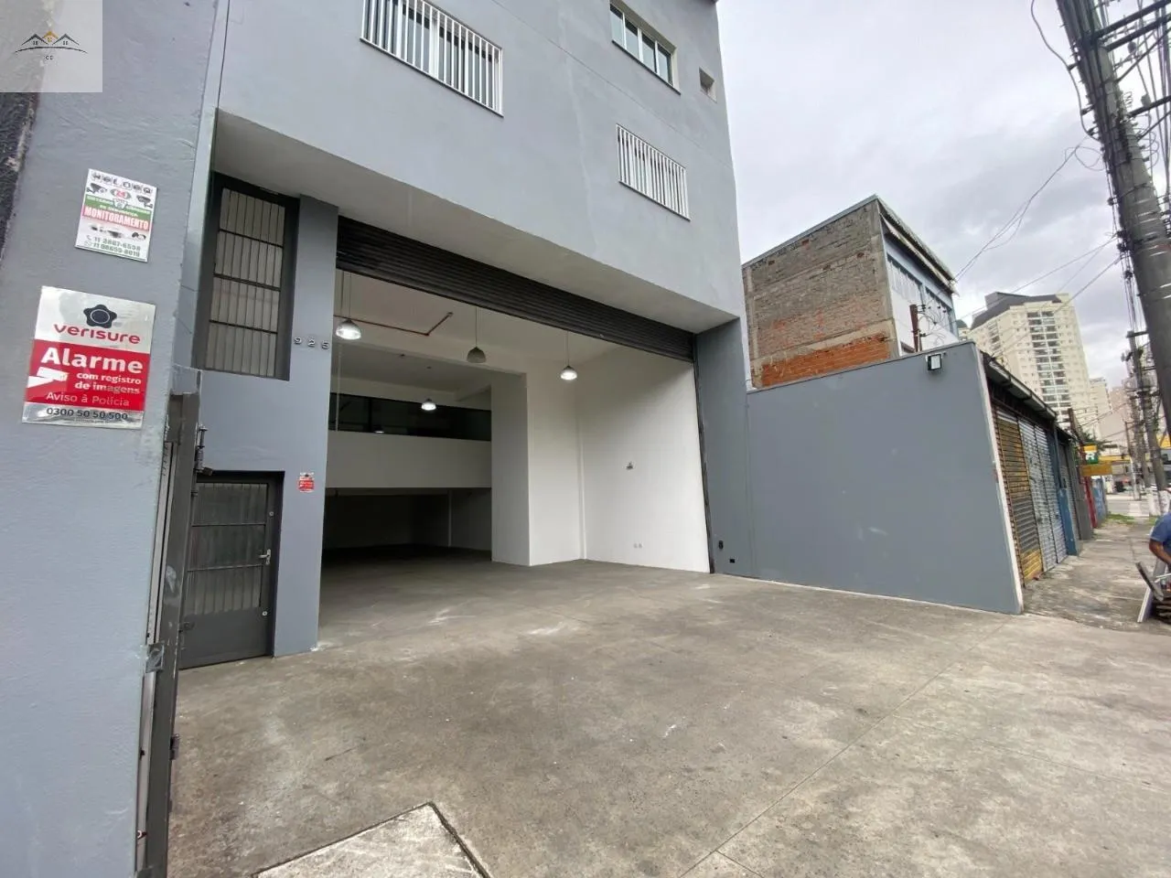Imagem Galpão Comercial para locação em Osasco Vl. Osasco 300m² + 50m² de Mezanino