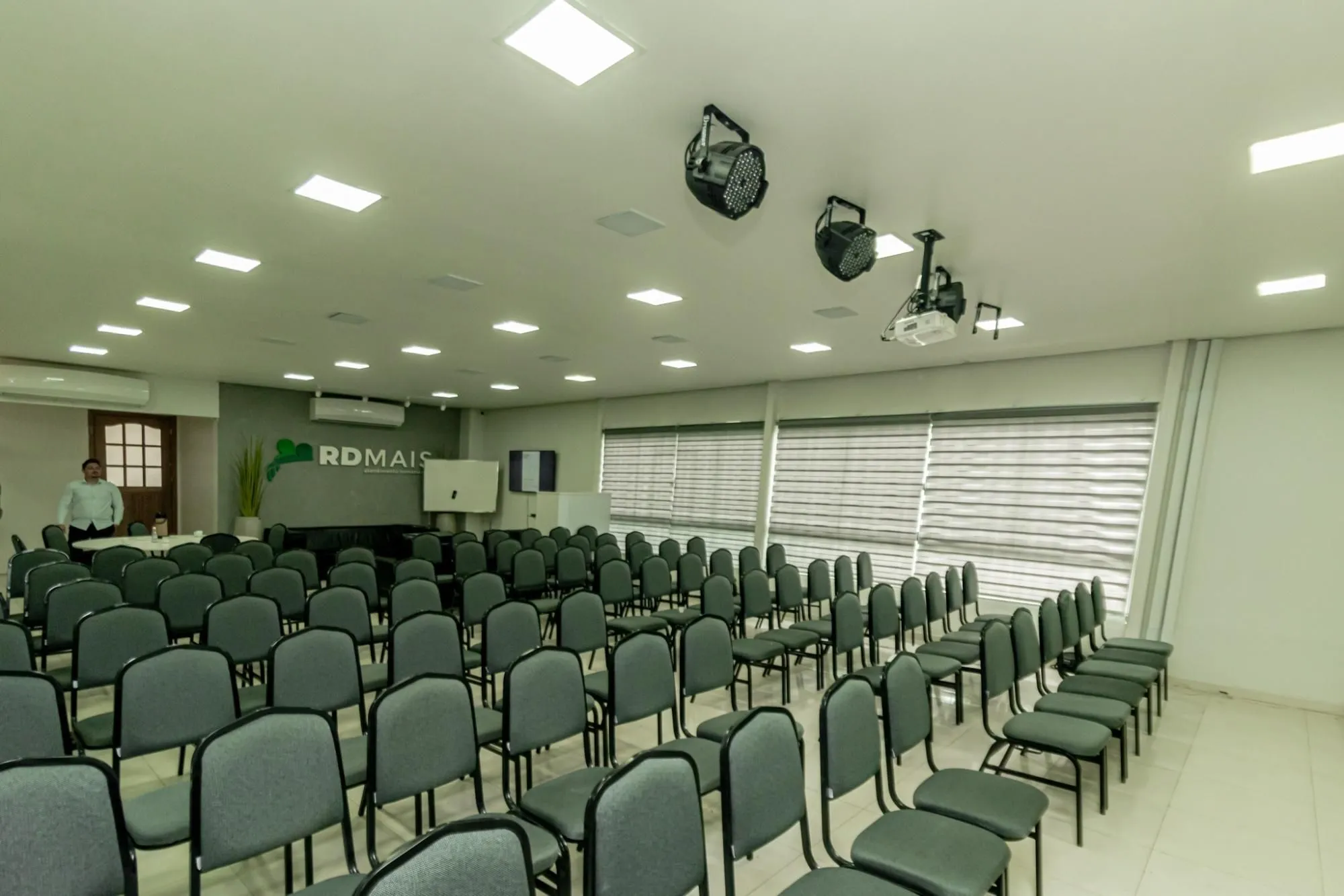 Imagem Prédio Comercial em Navegantes