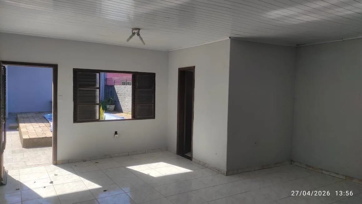 Imagem Casa com piscina e salão de festas a venda Canoas / 3 Dormitórios