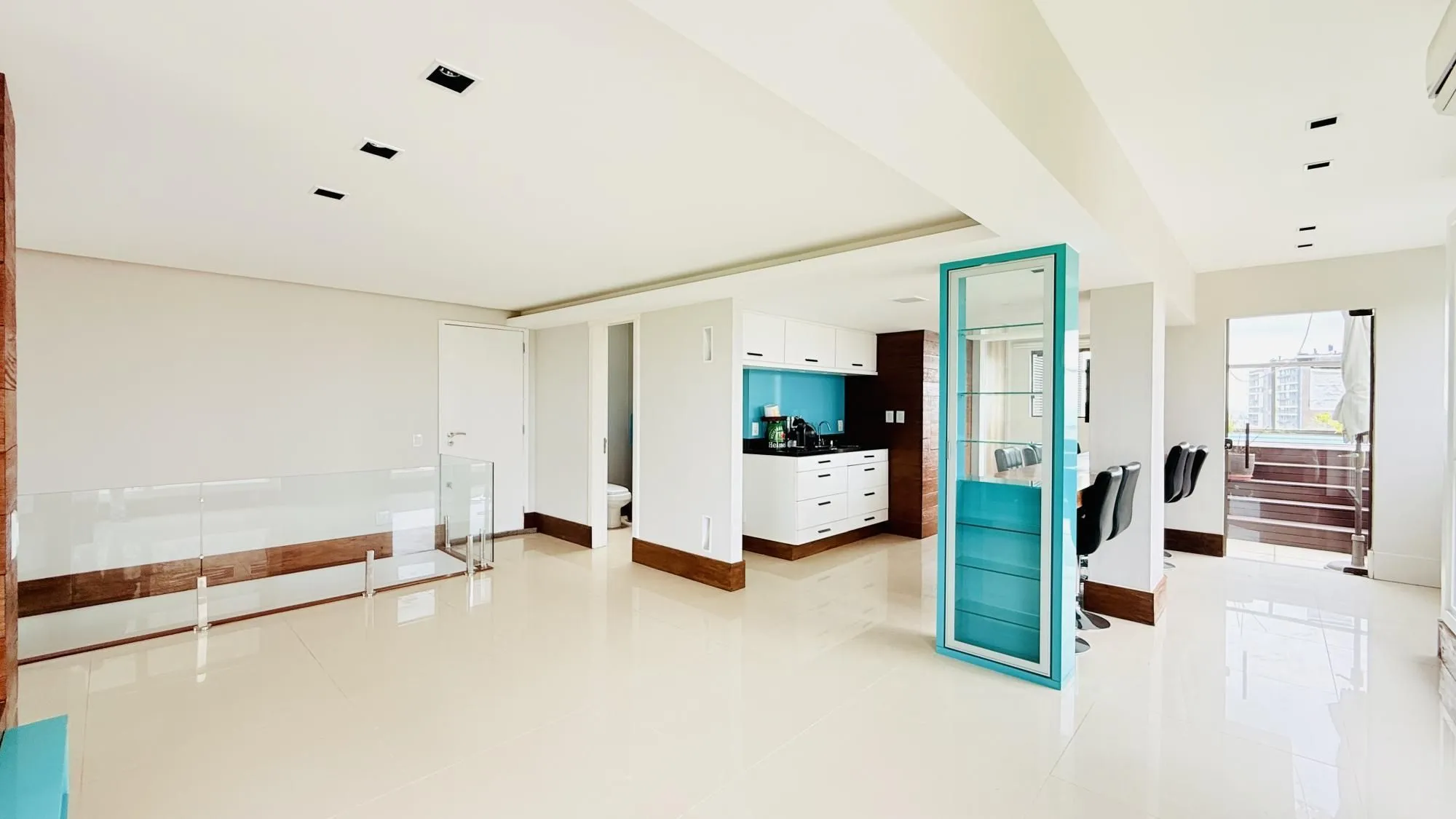 Imagem Cobertura Duplex de 318m com Piscina Privativa, Energia Solar e Vista Panorâmica