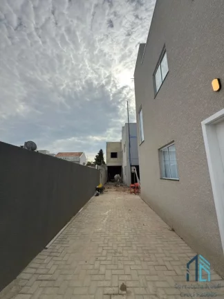 Imagem Sobrado 03 quartos sendo uma suíte, terraço, no Capão da Imbuia em Curitiba PR