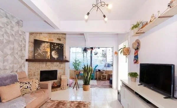 Imagem Casa no bairro Tristeza de 4 dormitórios e 4 vagas
