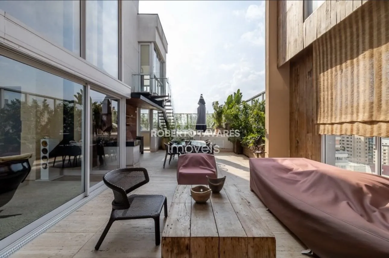 Imagem Cobertura Duplex mobiliada 820m² de área útil à venda no Jardim América com 5 suítes e 7 vagas!