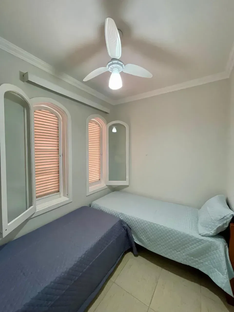Imagem Casa com 4 Quartos à Venda, 210 m² em Enseada - Guarujá