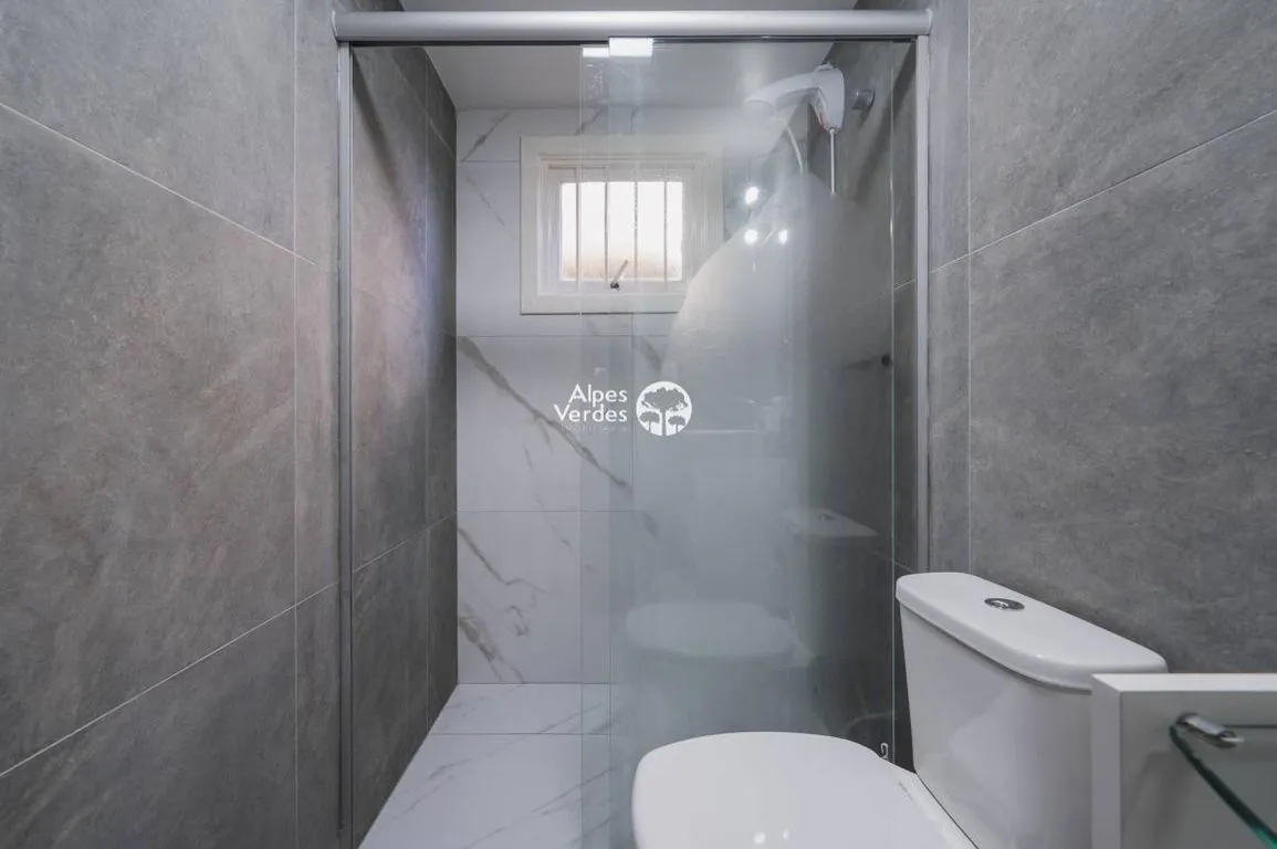 Imagem VENDE-SE APARTAMENTO MOBILIADO COM 01 QUARTO, NO CENTRO DA CIDADE DE CANELA.