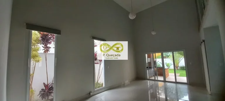Imagem Casa com 03 suítes disponível para locação!