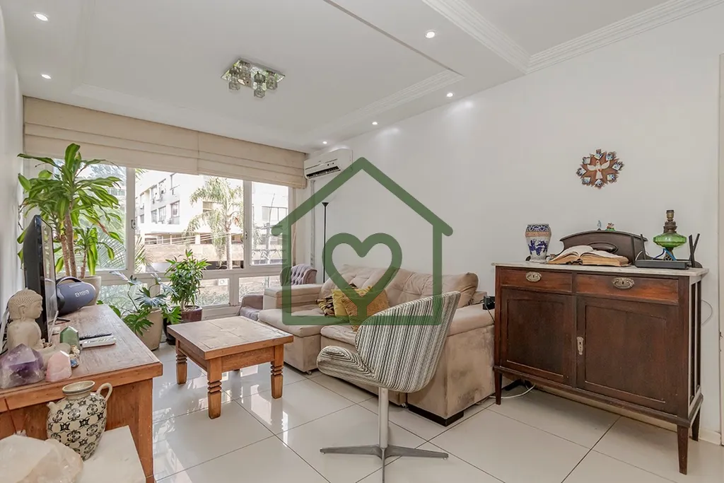 Apartamento à venda no bairro Auxiliadora, Localizado na rua Silva Jardim, próximo da Av 24 de Out...