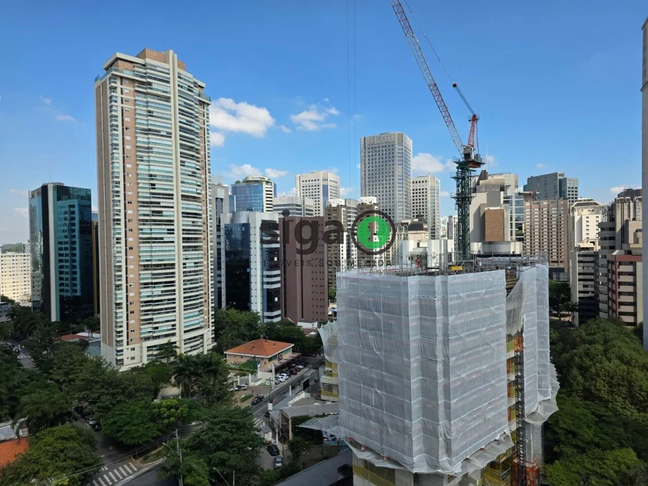 Imagem Apartamento Brooklin com 3 dormitórios, suíte, varanda e lazer completo com quadra de tên