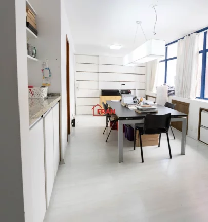 Imagem Belissima Sala Comercial com 45m² no Centro de Florianópolis