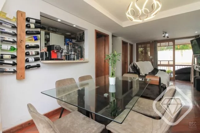 Imagem Casa em condomínio com vista, lareira e piscina - tranquilidade e privacidade na zona sul

A Brilha...