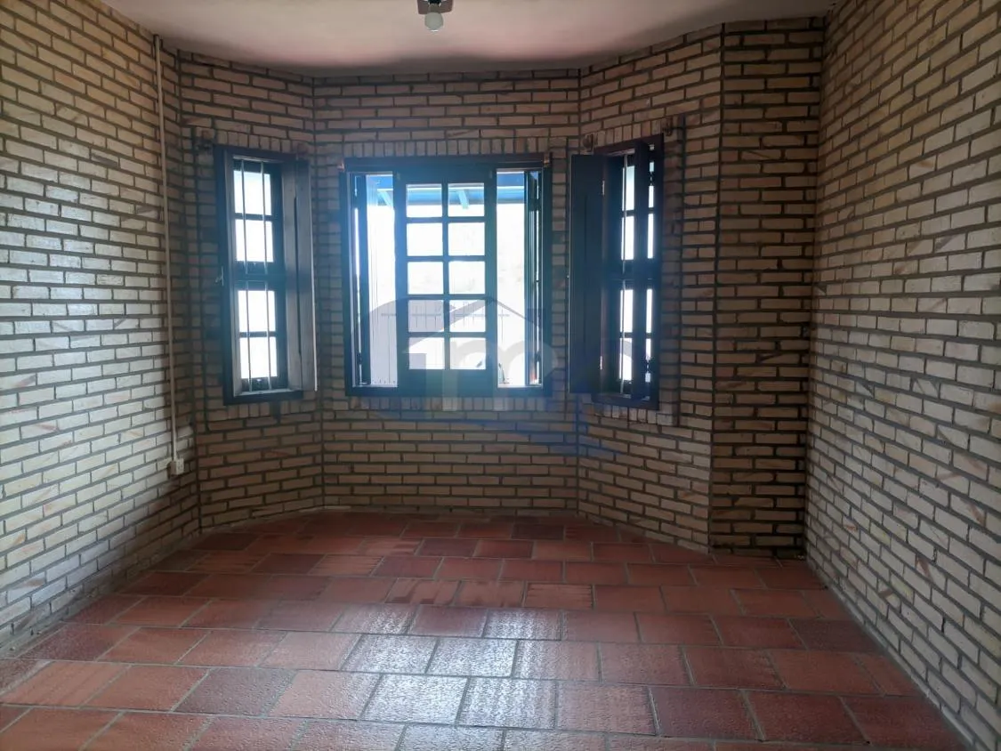 Imagem Casa á venda com 3 dormitórios na Bela Torres em Passo de Torres/SC
