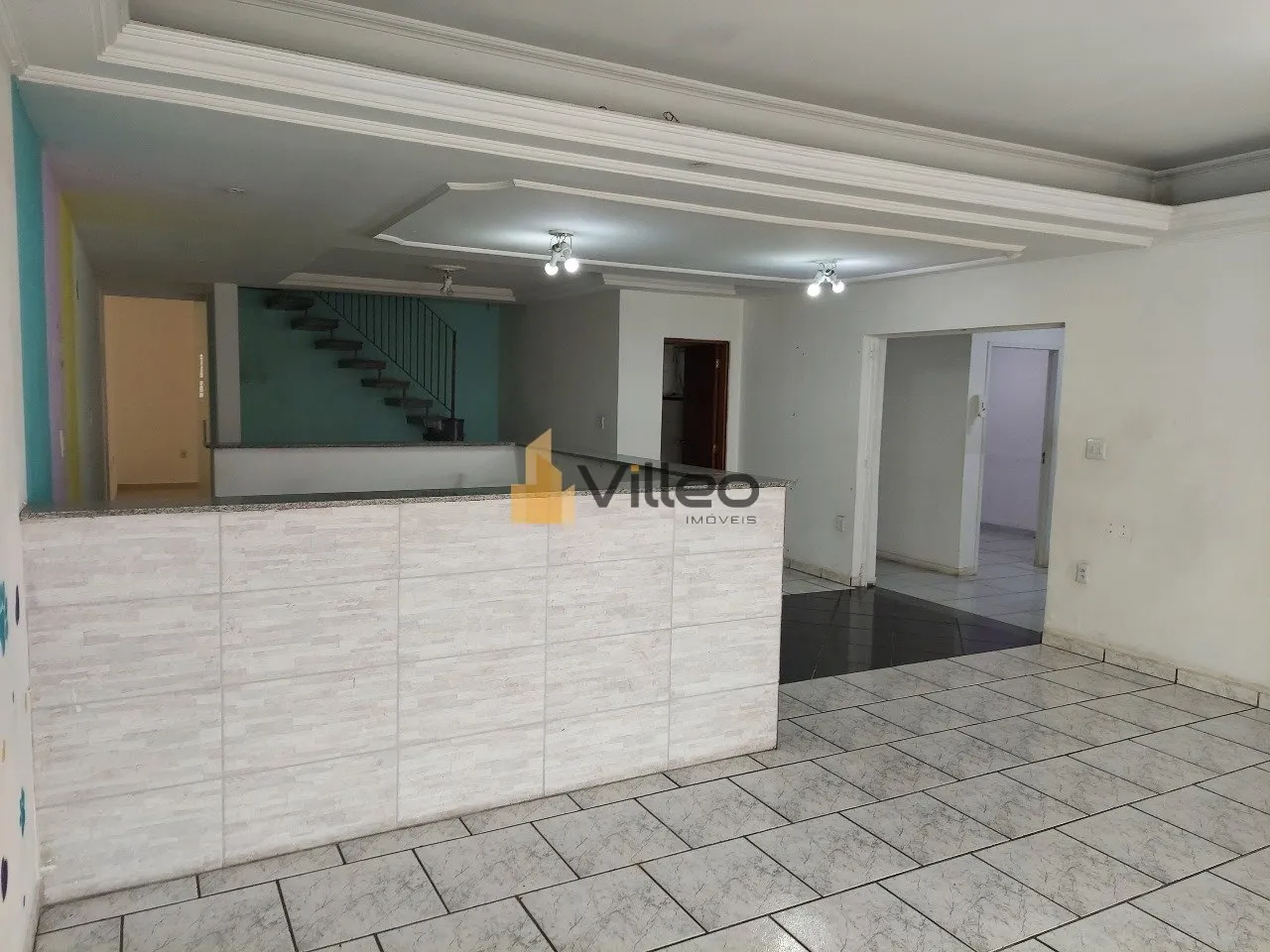 Imagem Localizada na Avenida Doutor Ulisses Guimarães, 2020 - Jardim Santo André 2, esta ampla casa comer...