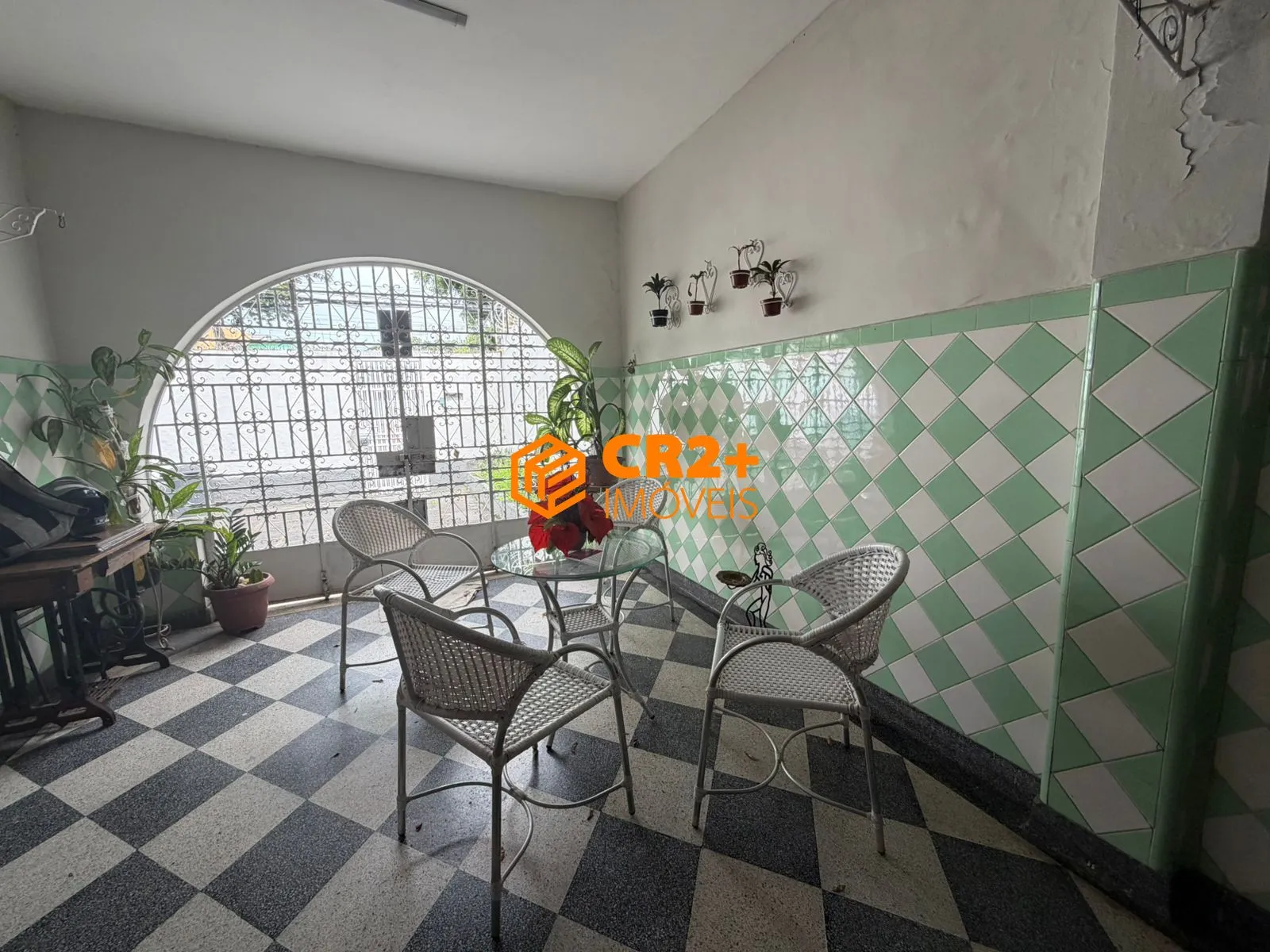 Imagem CASA À VENDA NO HIPÓDROMO - ESPAÇO, CONFORTO E ÓTIMA LOCALIZAÇÃO- 360m²