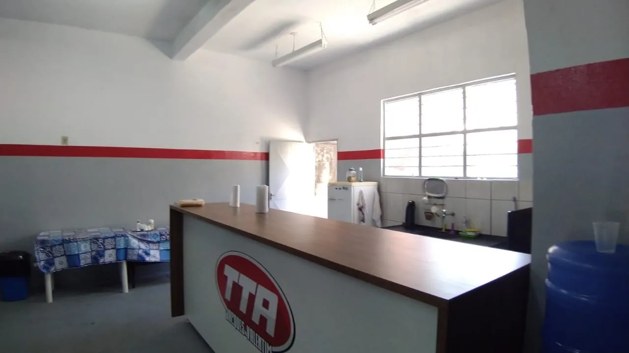 Imagem Sobrado comercial à venda em Sorocaba-SP, Jardim Nova Manchester: 3 salas, 5 banheiros, 3 vagas, 550m². Confira já!