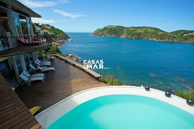 Imagem Casa frente mar de luxo na Ferradura, Búzios-RJ: 6 quartos, 6 suítes, 3 salas, 3 vagas - 749m² de pura sofisticação!