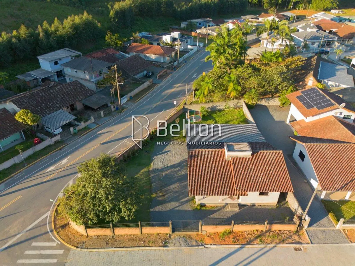 Imagem Casa de esquina com amplo terreno no bairro Divinéia - Rio dos Cedros
