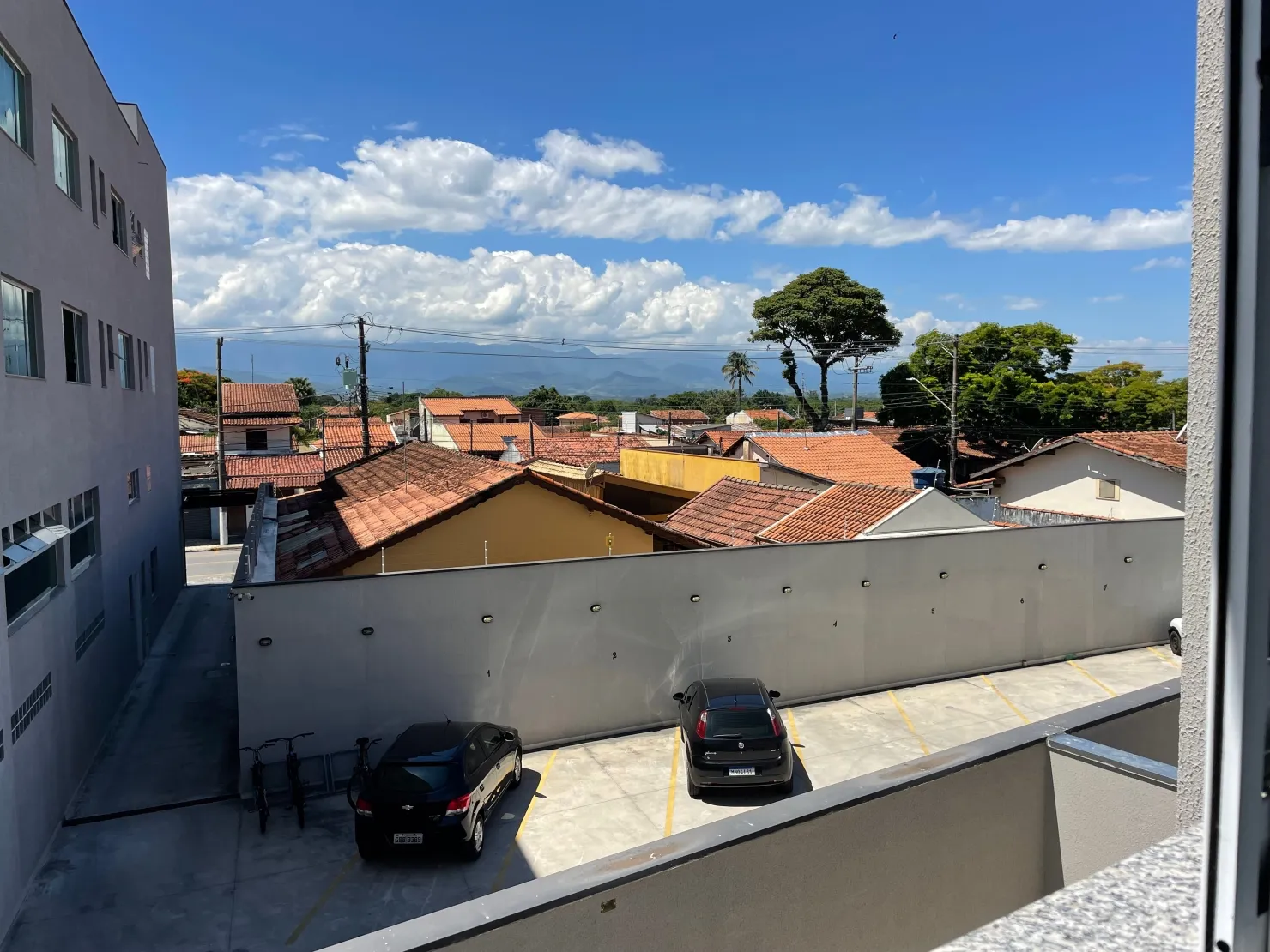 Imagem Apartamento dois dormitórios com suíte e sacada e ótima localização à venda, Bosque da Princesa, Pindamonhangaba, SP