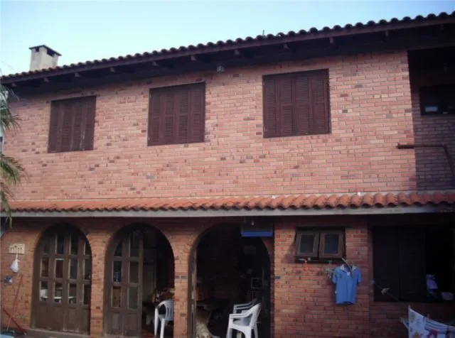 Imagem Casa para Venda - 238m², 4 dormitórios, sendo 1 suites, 2 vagas - Medianeira