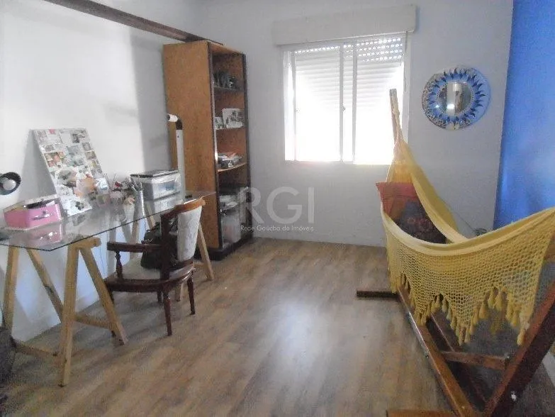 Imagem Casa para Venda - 159m², 3 dormitórios, 3 vagas - Menino Deus