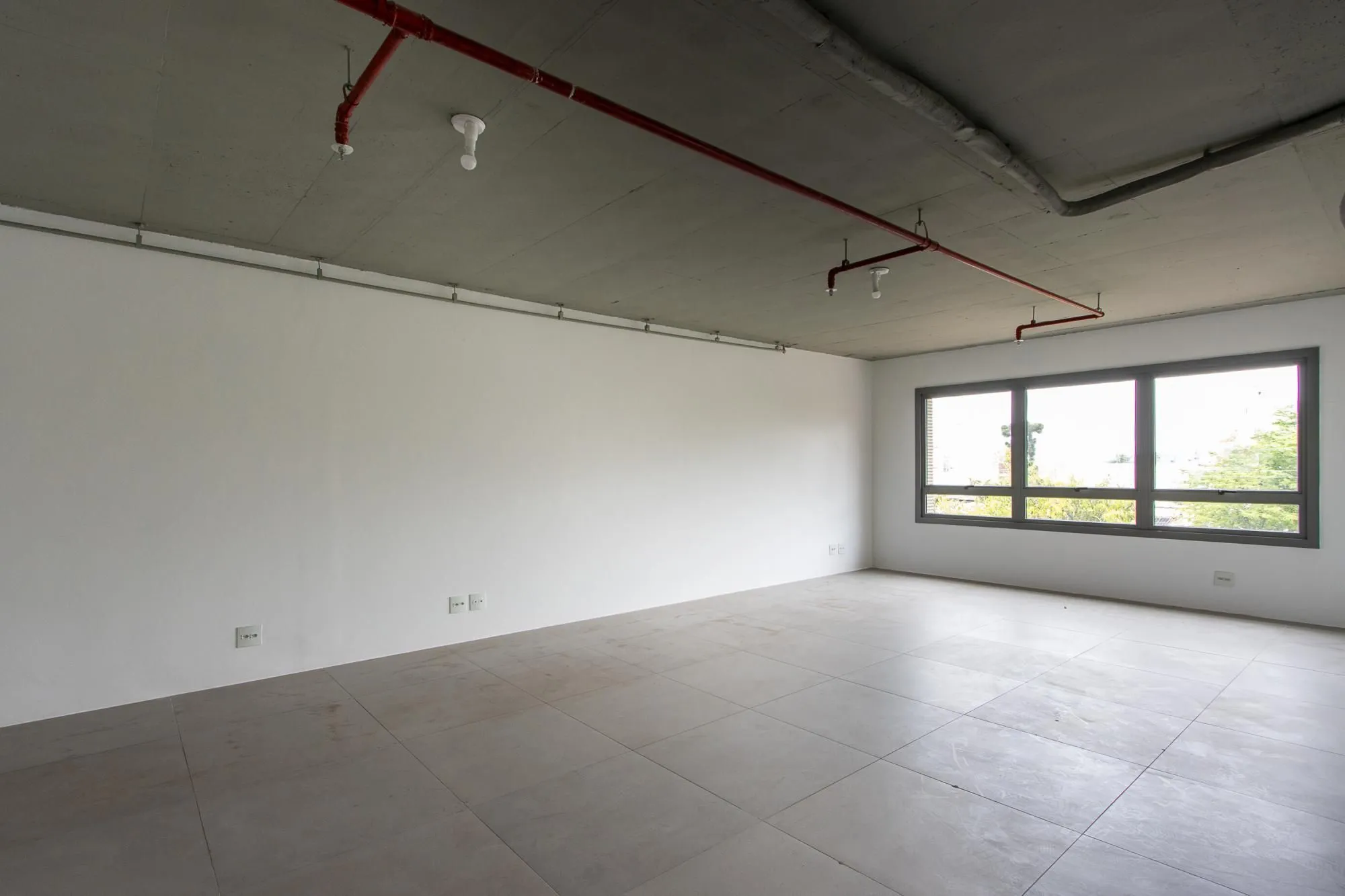 Imagem Conjunto/Sala para Venda - 118.74m², 0 dormitórios, São João