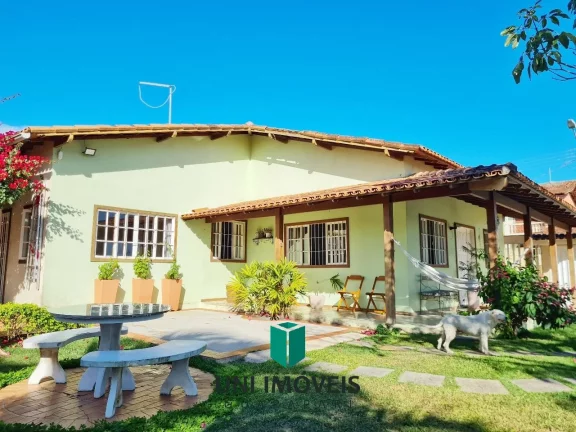 Imagem Linda casa com piscina, jardim e 902m² de terreno a venda na Enseada Verde - Guarapari