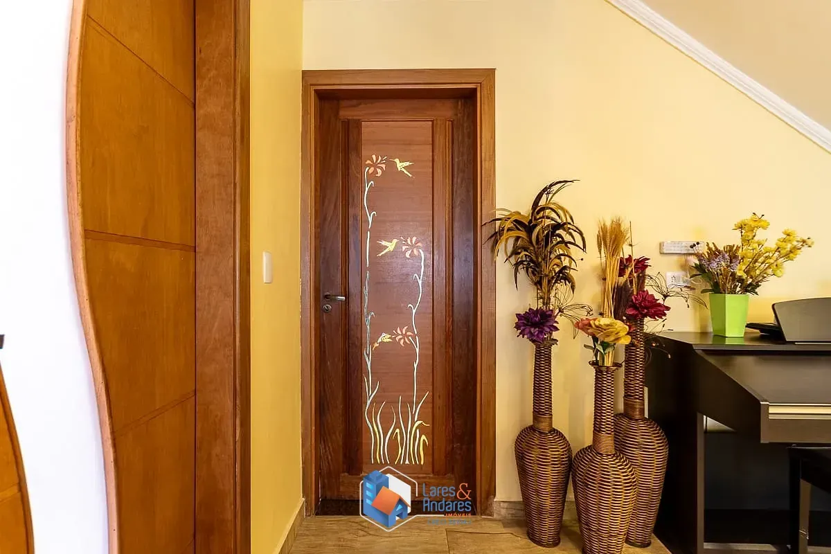 Imagem Casa para venda em Bosque da Saúde com 4 quartos, sendo 2 suítes, 267m²