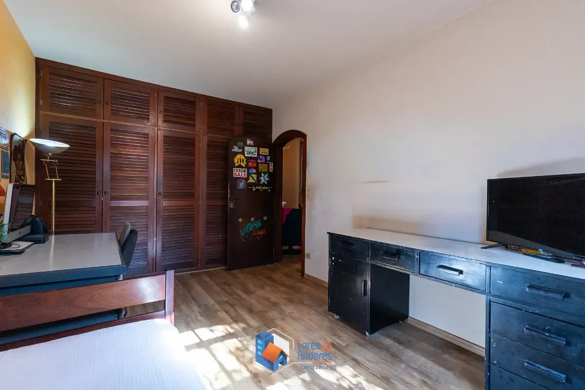 Imagem Casa para venda em Campo Belo com 4 quartos, sendo 1 suíte, 329m²