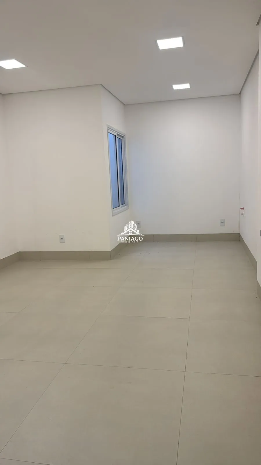Imagem Salas Comerciais para Locação | 40 m² com Dois Ambientes e divisória interna