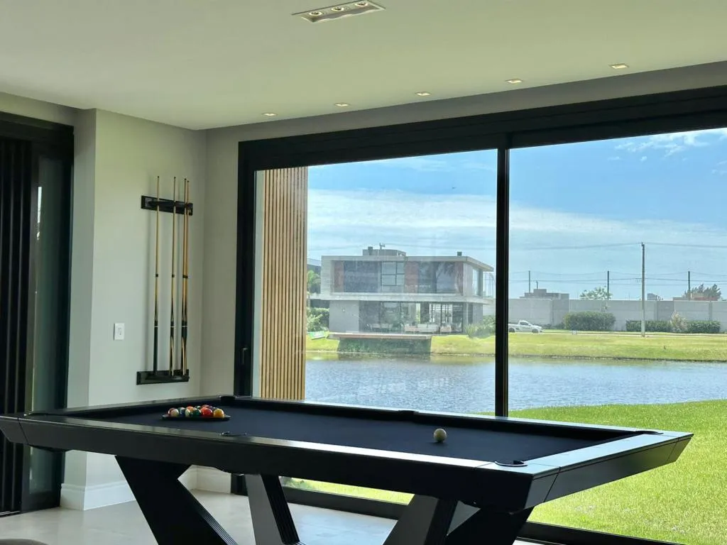 Imagem Casa em Condominio 6 Dormitórios - Bairro xangri-la