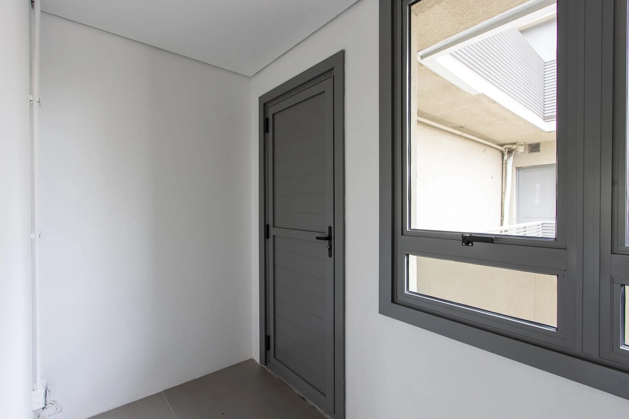 Imagem Conjunto/Sala para Venda - 118.74m², 0 dormitórios, São João