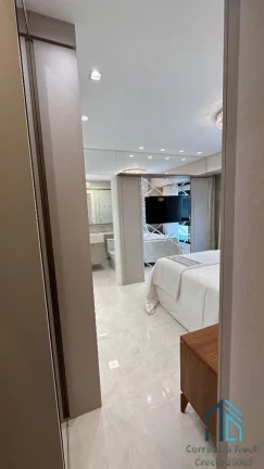 Imagem Apartamento Frente Mar, Semi mobiliado, 04 suítes, 04 vagas, Meia Praia em Itapema - SC