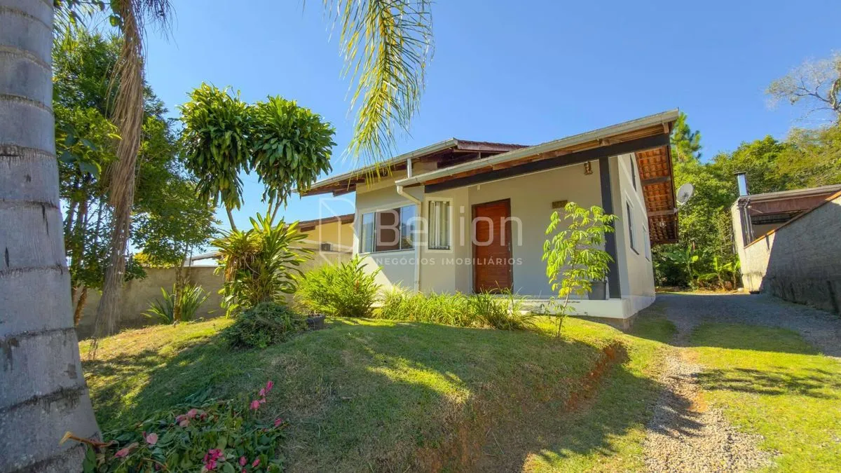 Imagem Casa com amplo terreno de 360m² em Indaial - 3 quartos + garagem no Warnow em Indaial