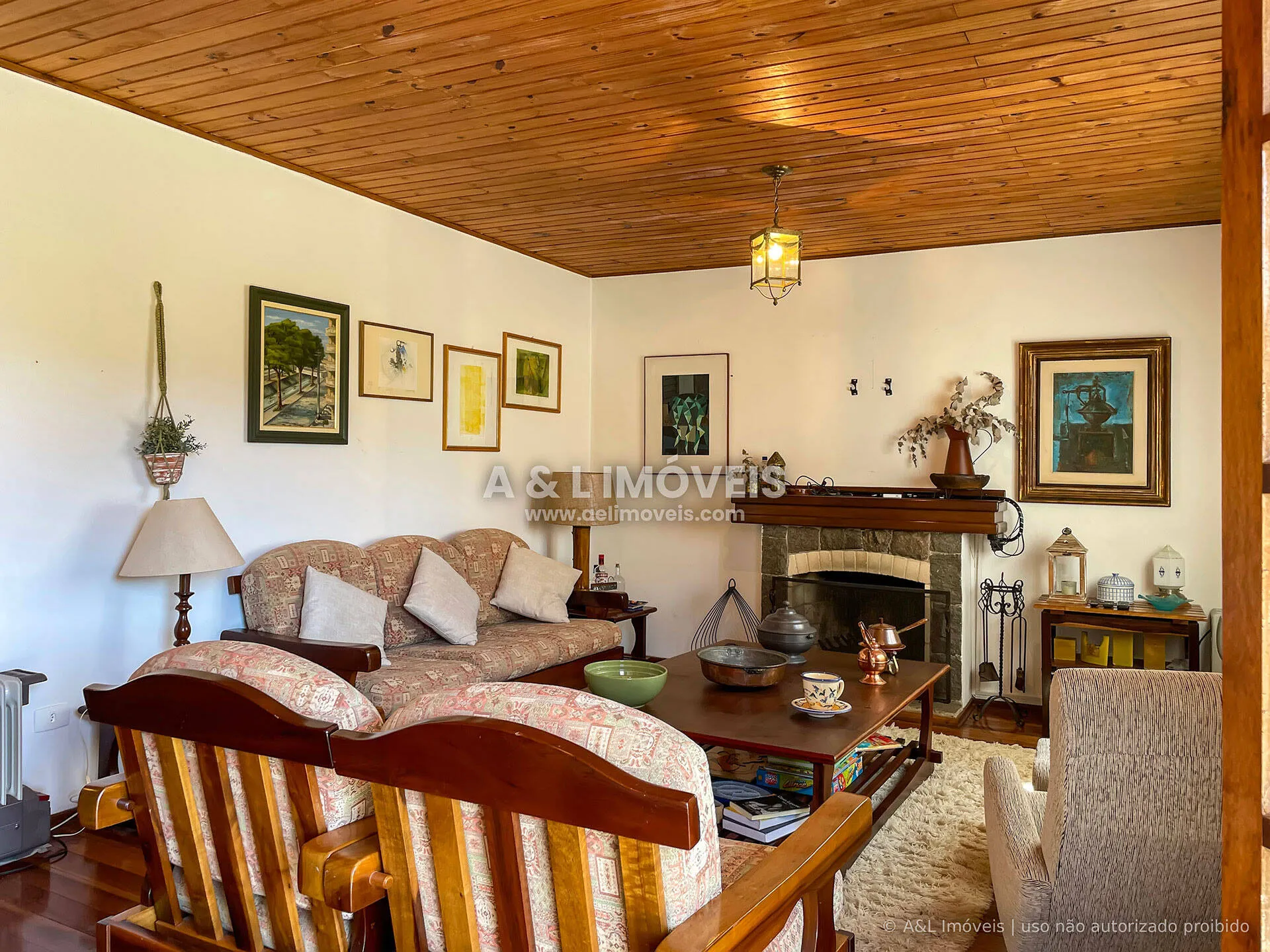 Imagem Apartamento 106,02 m² em Campos do Jordão | Lareira e Living em Madeira