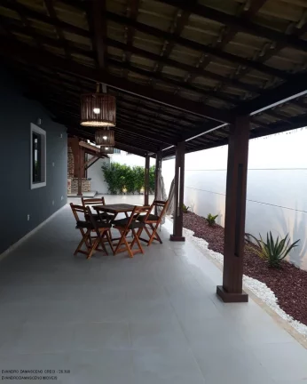 Imagem Casa de Alto Padrão em Condomínio à Venda em Camaçari-BA - 3 quartos, 1 suíte, 2 salas, 1 banheiro, 4 vagas, 130,00 m².