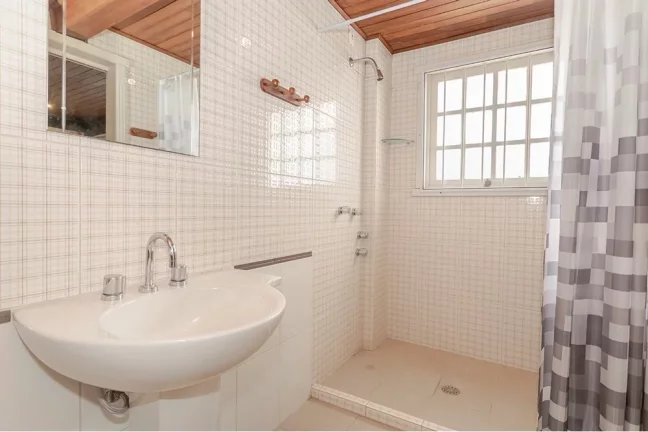 Imagem Casa para venda no bairro Chácara das Pedras em Porto Alegre