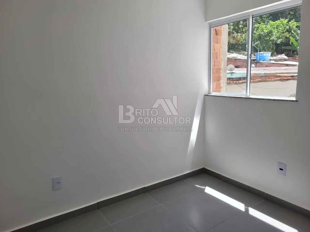 Imagem Vendo Apartamento com 2 Quartos, Varanda e Vaga em Laranjal, São Gonçalo/RJ