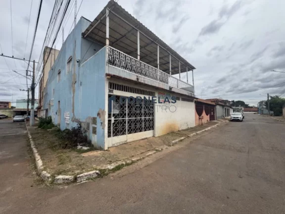 Imagem ABAIXOU O VALOR, OPORTUNIDADE! SOBRADO DE ESQUINA RENDE R$ 7.500,00 MENSAIS, OPORTUNIDADE TAMBÉM PARA INVESTIDORES QSF 15 TAGUATINGA